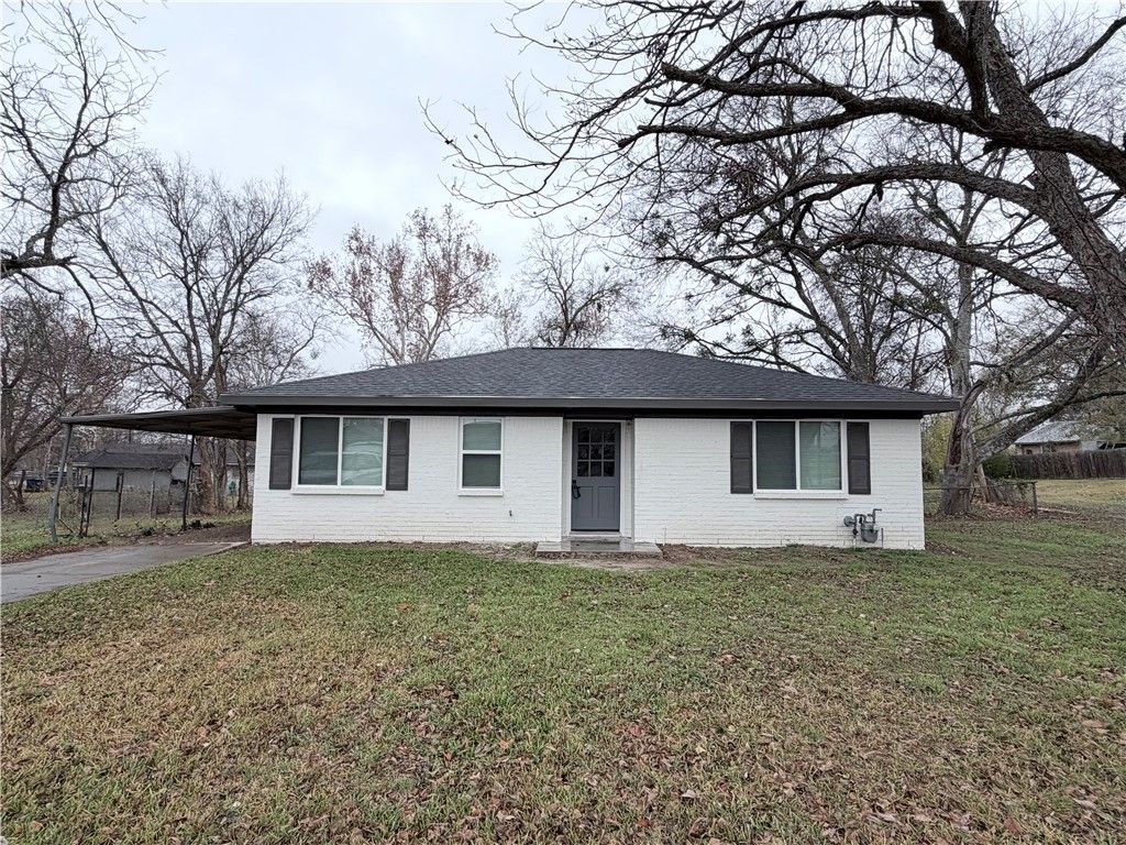 Photo of 502 Willow Circle, Brenham, TX 77833 (MLS # 26000148)