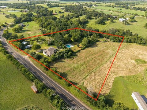 Photo of 7444 Edge Cutoff Road, Bryan, TX 77808 (MLS # 26008847)