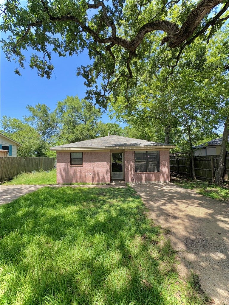 Photo of 1204 Peale Street, Bryan, TX 77803 (MLS # 26009424)