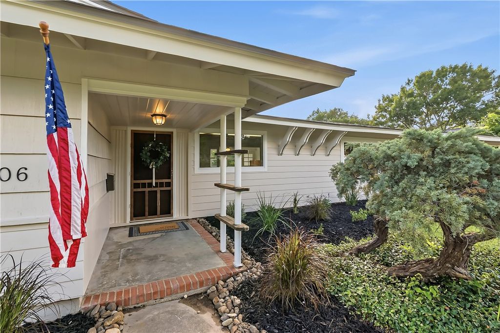 Photo of 1206 Marsteller Avenue, College Station, TX 77840 (MLS # 26004346)