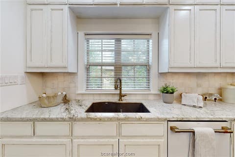 Tiny photo for 3305 Durant Court, Bryan, TX 77802 (MLS # 26010314)