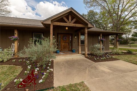 Photo of 2302 Quail Run, College Station, TX 77845 (MLS # 26002648)