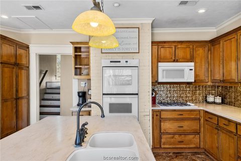 Tiny photo for 1121 Ursuline Avenue, Bryan, TX 77803 (MLS # 26003013)