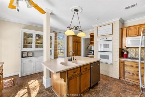 Tiny photo for 1121 Ursuline Avenue, Bryan, TX 77803 (MLS # 26003013)