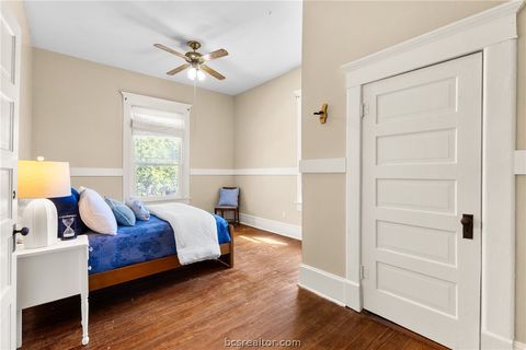 Tiny photo for 1121 Ursuline Avenue, Bryan, TX 77803 (MLS # 26003013)