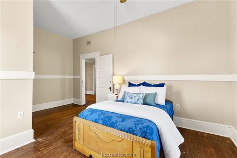 Tiny photo for 1121 Ursuline Avenue, Bryan, TX 77803 (MLS # 26003013)