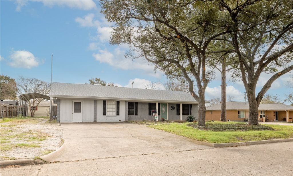 Photo of 1407 Skrivanek Drive, Bryan, TX 77802 (MLS # 26002688)