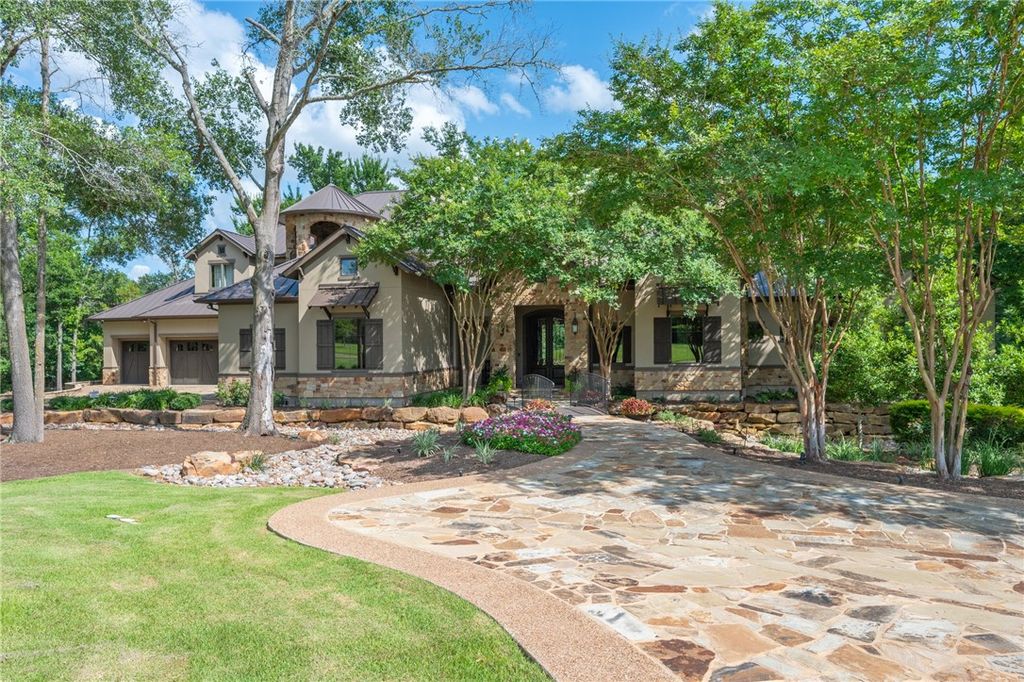 Photo of 3323 Emory Oak Drive, Bryan, TX 77807 (MLS # 25007214)