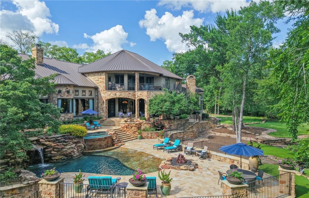 Photo of 3323 Emory Oak Drive, Bryan, TX 77807 (MLS # 25007214)