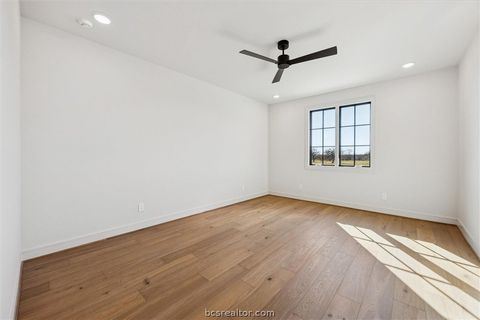 Tiny photo for 5655 Brazos Bow Way, Washington, TX 77880 (MLS # 26002406)