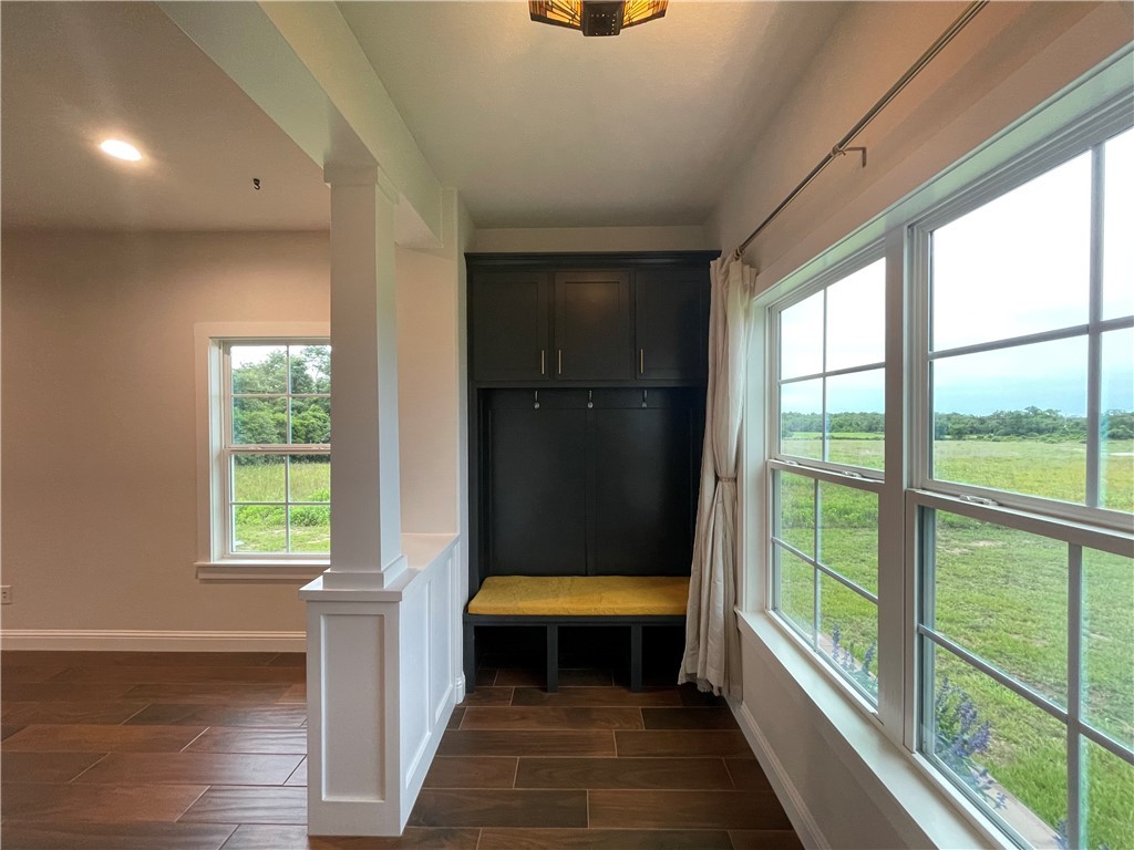 1692 Henry Prairie Road