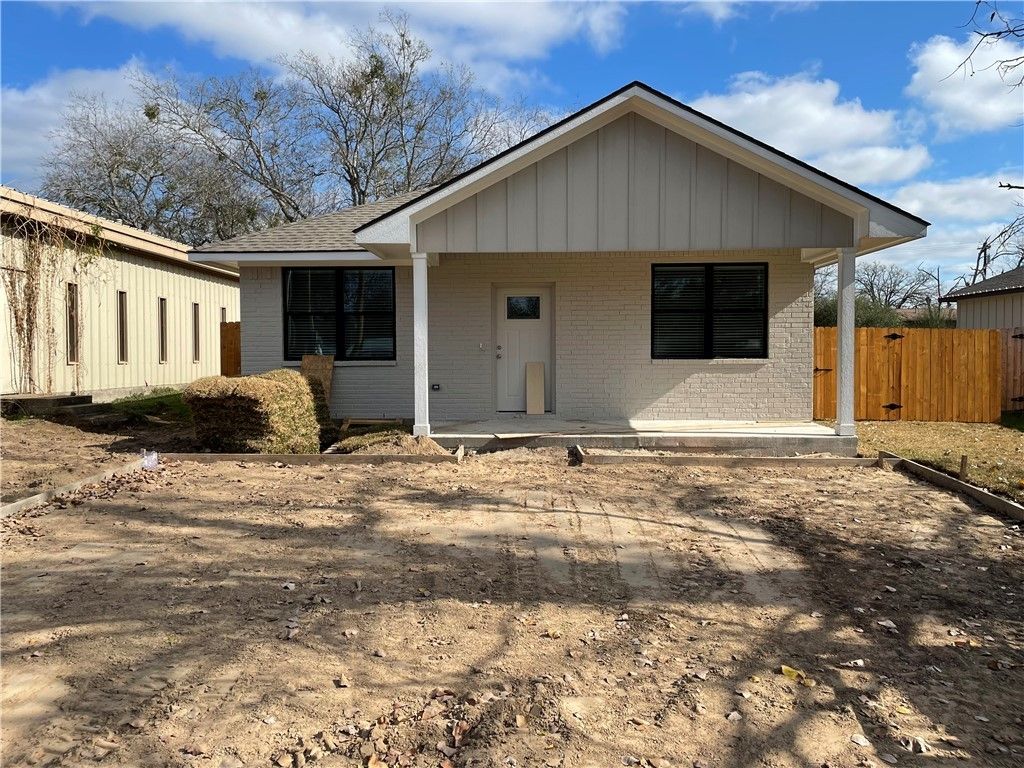 Photo of 1311 Suncrest, Bryan, TX 77803 (MLS # 25013221)