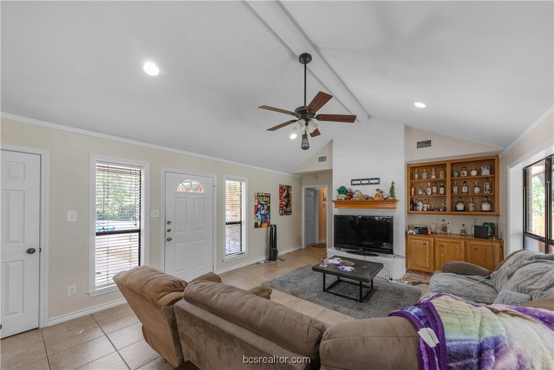 College Station, Texas 77840, United States, 4 Bedrooms Bedrooms, ,2 BathroomsBathrooms,Residential,Pending,48285