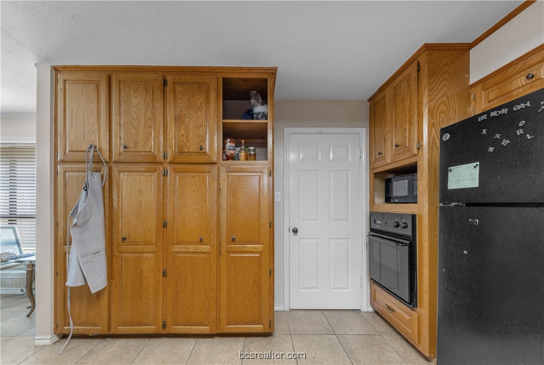 College Station, Texas 77840, United States, 4 Bedrooms Bedrooms, ,2 BathroomsBathrooms,Residential,Pending,48285