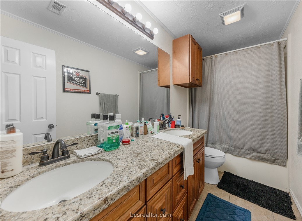 College Station, Texas 77840, United States, 4 Bedrooms Bedrooms, ,2 BathroomsBathrooms,Residential,Pending,48285