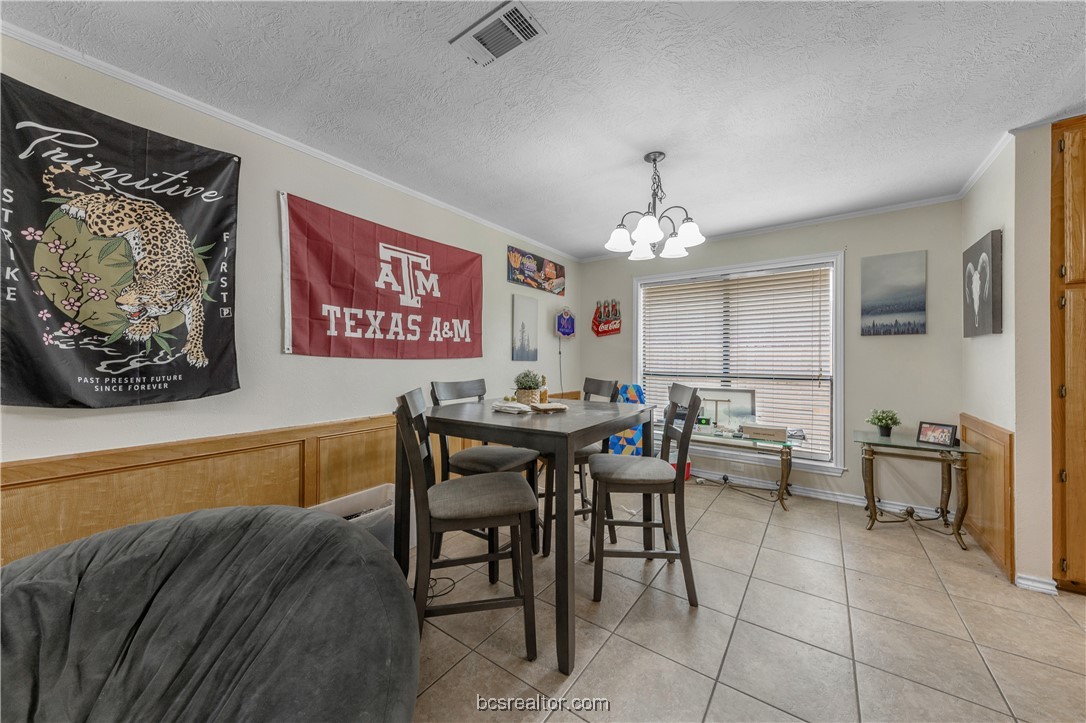 College Station, Texas 77840, United States, 4 Bedrooms Bedrooms, ,2 BathroomsBathrooms,Residential,Pending,48285