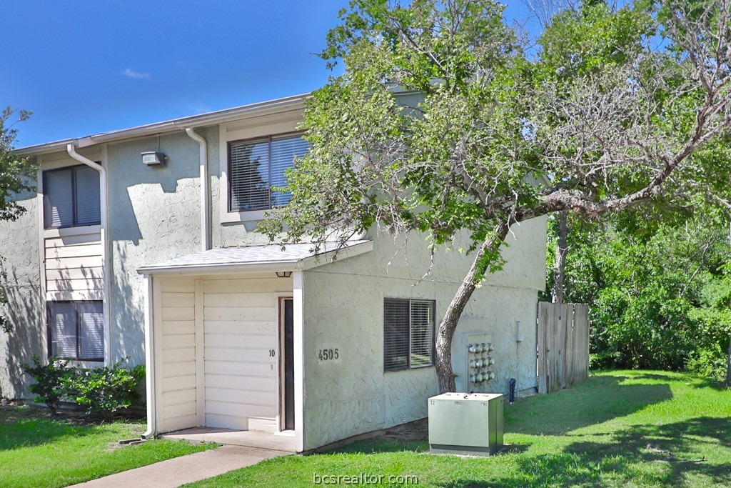 Bryan, Texas 77802, United States, 2 Bedrooms Bedrooms, ,2 BathroomsBathrooms,Residential,Pending,52653