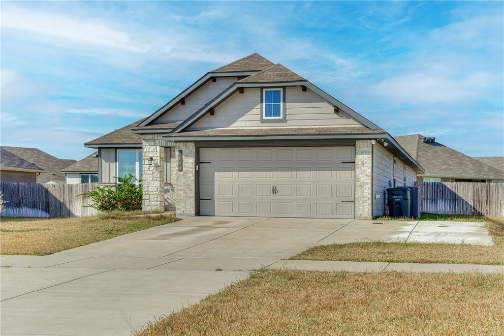 Photo of 2008 Viva Road, Bryan, TX 77807 (MLS # 26004107)