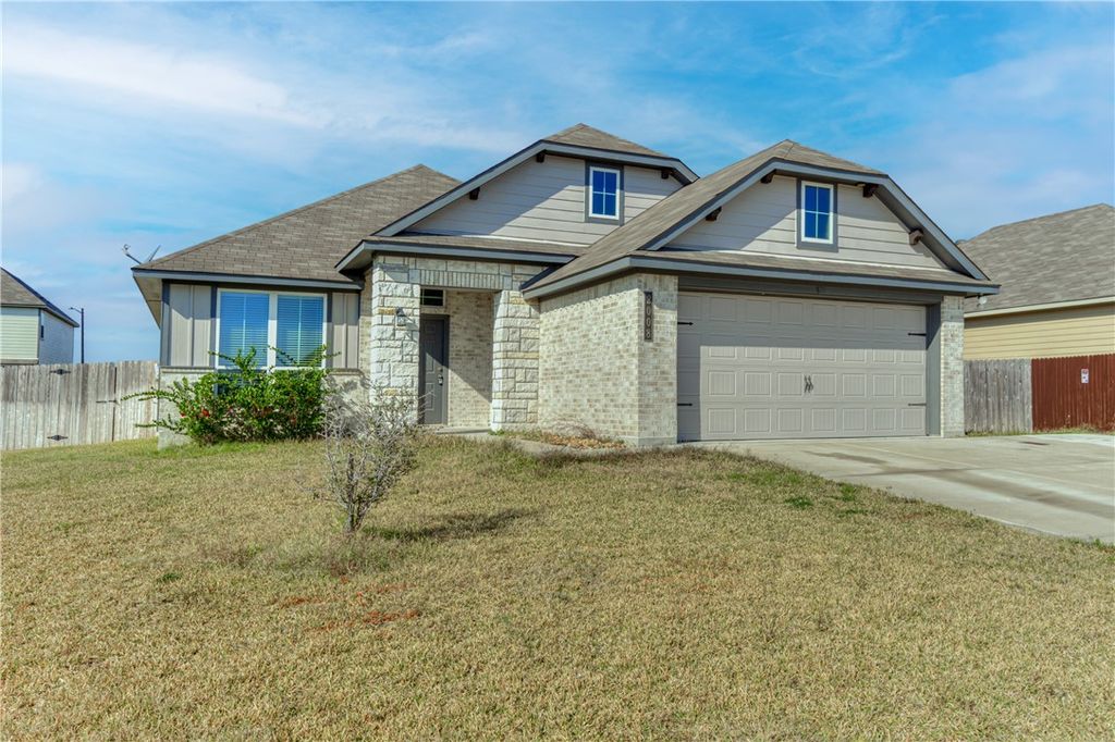 Photo of 2008 Viva Road, Bryan, TX 77807 (MLS # 26004107)