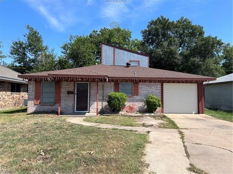 Tiny photo for 1204 E Wm J Bryan Parkway, Bryan, TX 77803 (MLS # 26004203)