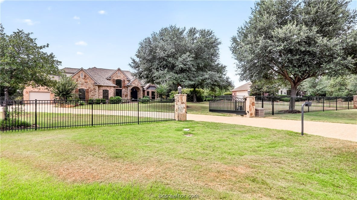 2923 Chaco Canyon Drive