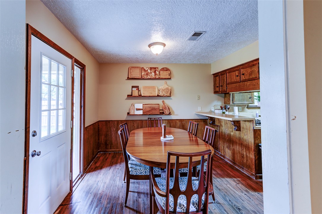 College Station, Texas 77845, United States, 3 Bedrooms Bedrooms, ,3 BathroomsBathrooms,Residential,Active,95303