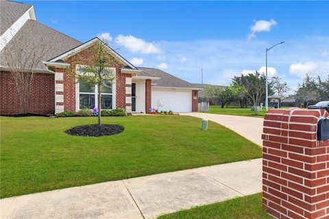 Tiny photo for 2011 Reagan Court, Bryan, TX 77802 (MLS # 26002775)