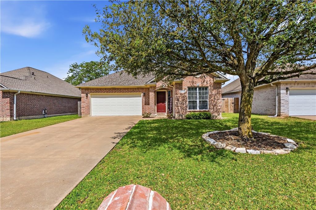 Photo of 1011 Bougainvillea Street, College Station, TX 77845 (MLS # 26004198)
