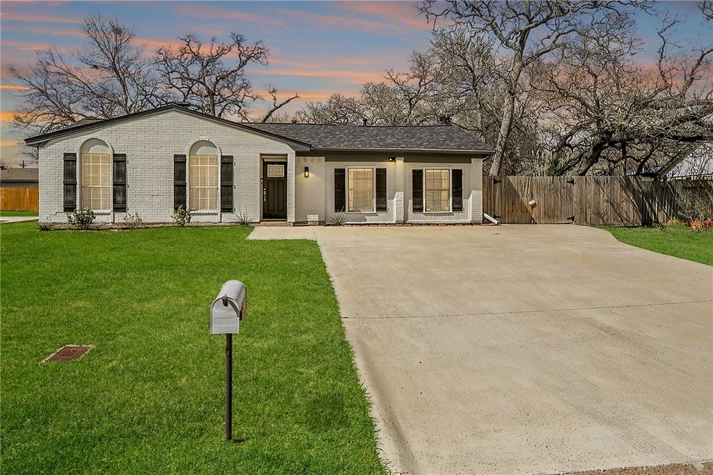 Photo of 1203 Hawk Tree Drive, College Station, TX 77845 (MLS # 26002577)