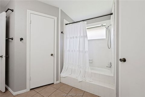 Tiny photo for 8711 Bent Tree Drive, College Station, TX 77845 (MLS # 26004530)