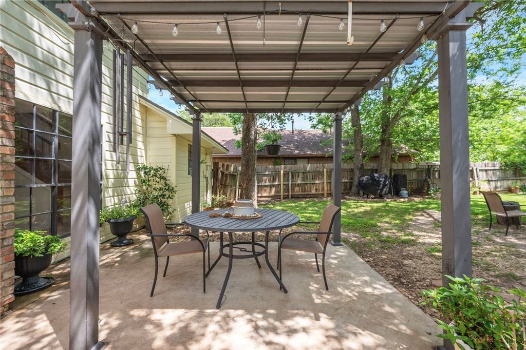Photo of 8711 Bent Tree Drive, College Station, TX 77845 (MLS # 26004530)