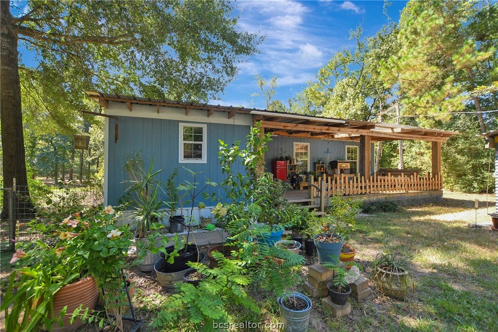 Photo of 147 Catechis CountyRoad, Huntsville, TX 77320 (MLS # 26010467)