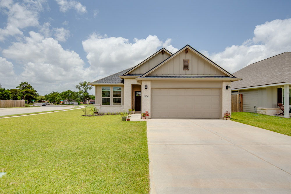 Photo of 2854 Messenger Way, Bryan, TX 77803 (MLS # 26008634)