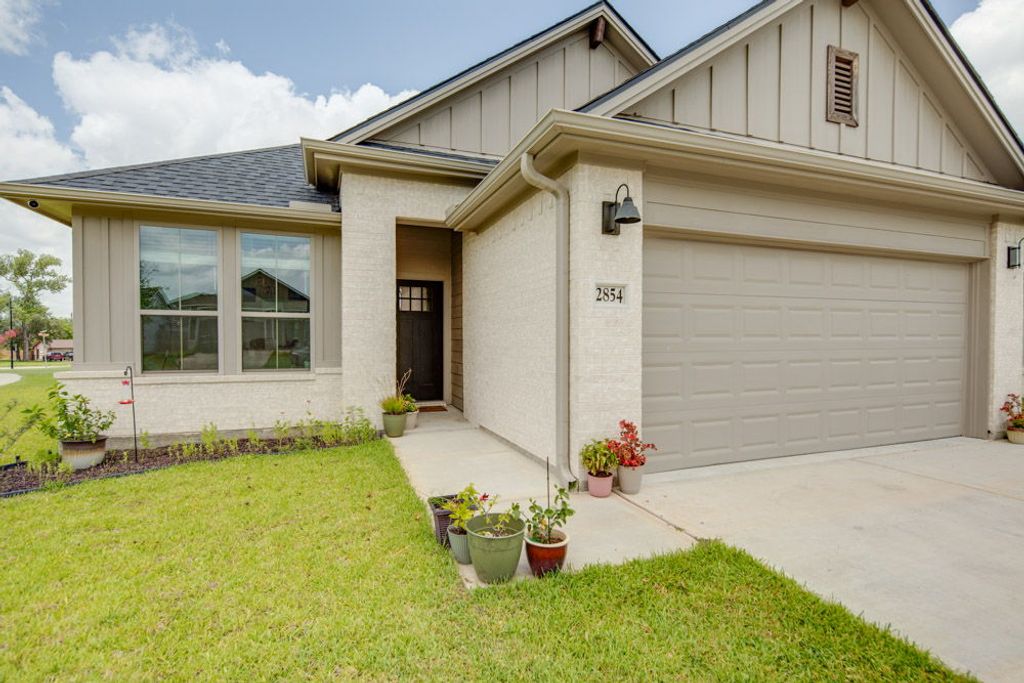 Photo of 2854 Messenger Way, Bryan, TX 77803 (MLS # 26008634)