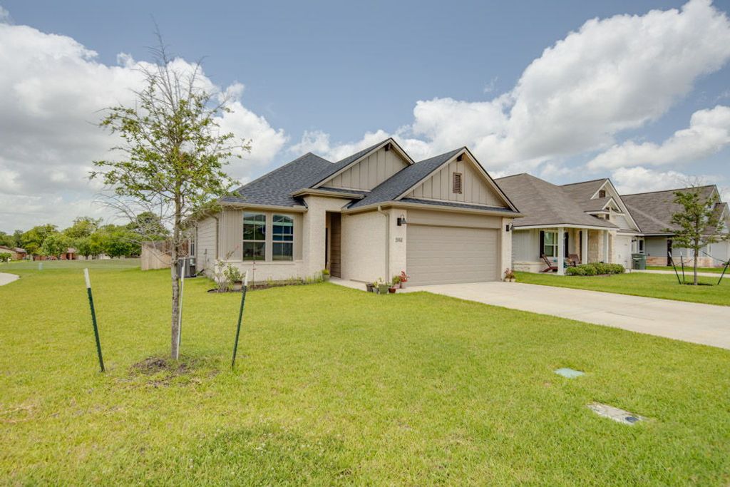 Photo of 2854 Messenger Way, Bryan, TX 77803 (MLS # 26008634)