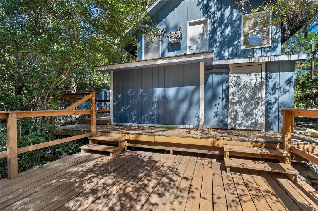 16 Hickory Hollow