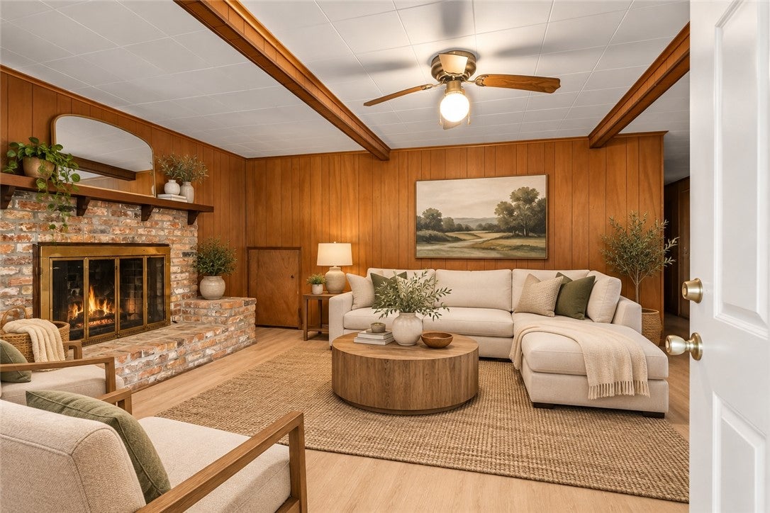 16 Hickory Hollow