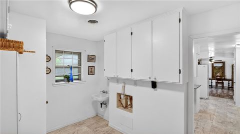 Tiny photo for 405 N Main Street, Franklin, TX 77856 (MLS # 26005355)