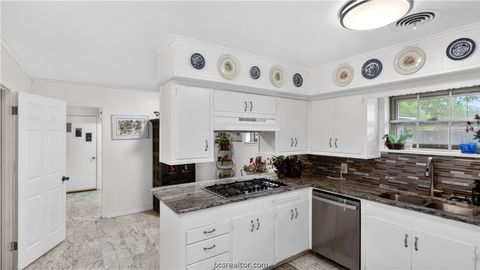 Tiny photo for 405 N Main Street, Franklin, TX 77856 (MLS # 26005355)