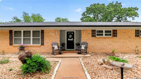 Tiny photo for 405 N Main Street, Franklin, TX 77856 (MLS # 26005355)