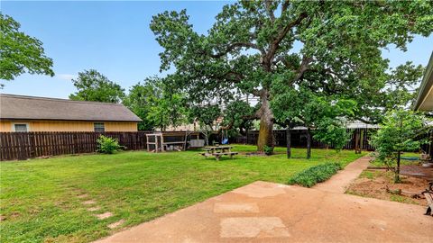 Tiny photo for 405 N Main Street, Franklin, TX 77856 (MLS # 26005355)