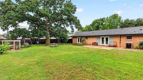 Tiny photo for 405 N Main Street, Franklin, TX 77856 (MLS # 26005355)