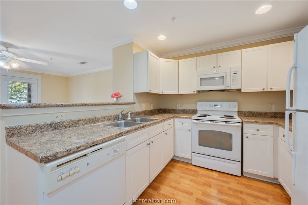 Photo of 1725 Harvey Mitchell Parkway PKWY S #631, College Station, TX 77840 (MLS # 26012059)