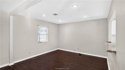 Tiny photo for 511 Lakeview, Somerville, TX 77879 (MLS # 26009106)