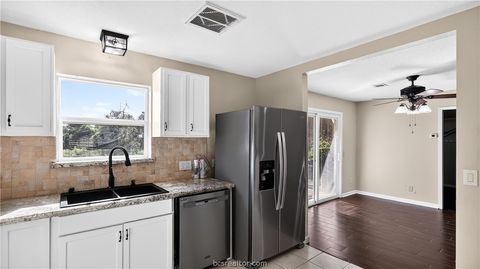 Tiny photo for 511 Lakeview, Somerville, TX 77879 (MLS # 26009106)