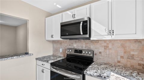 Tiny photo for 511 Lakeview, Somerville, TX 77879 (MLS # 26009106)