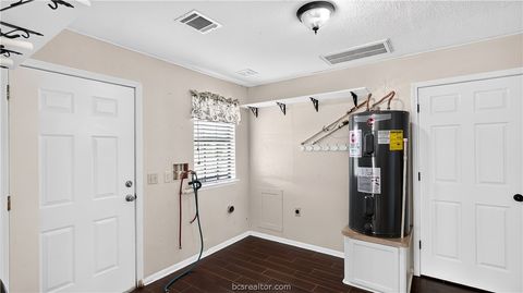 Tiny photo for 511 Lakeview, Somerville, TX 77879 (MLS # 26009106)