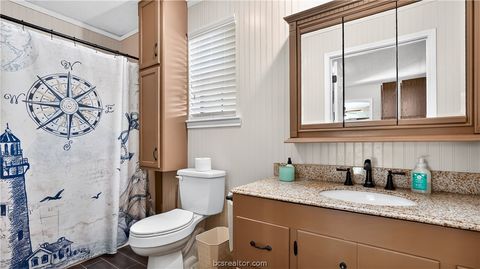Tiny photo for 511 Lakeview, Somerville, TX 77879 (MLS # 26009106)
