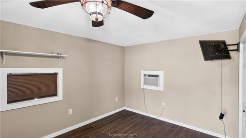 Tiny photo for 511 Lakeview, Somerville, TX 77879 (MLS # 26009106)