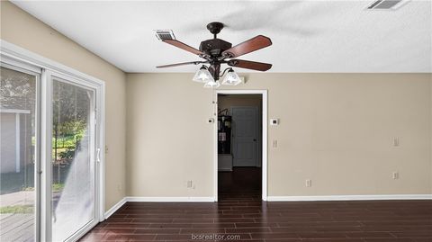 Tiny photo for 511 Lakeview, Somerville, TX 77879 (MLS # 26009106)